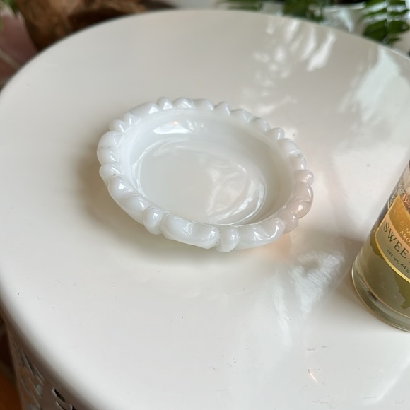 Vintage Milk Glass Coaster - Picture 3 of 6